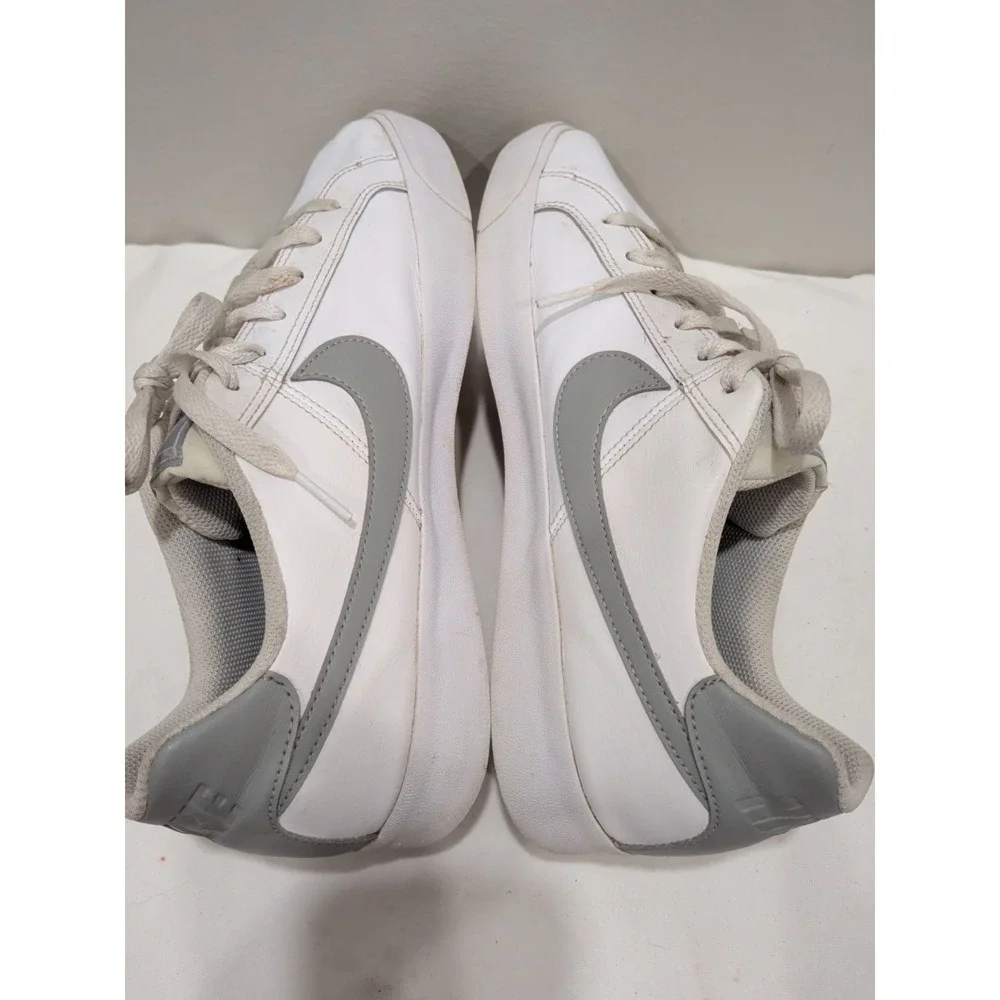 Nike court royale